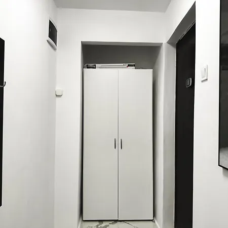 Apartment Loving Downtown By Chr Luxury