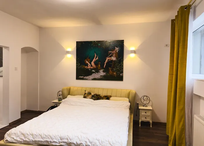 Loving Downtown By Chr Luxury